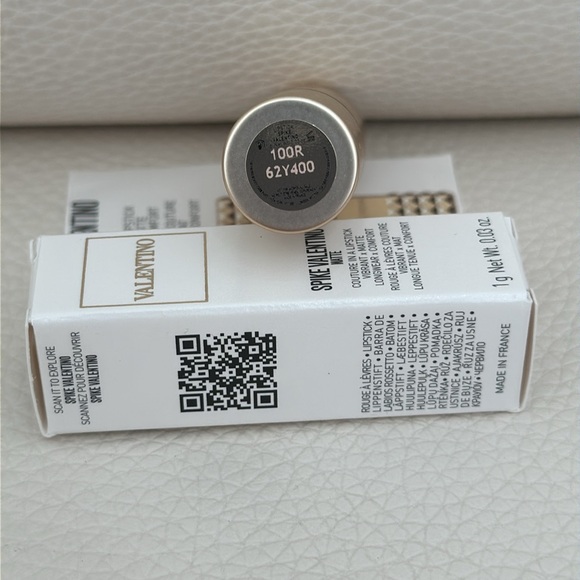 VALENTINO TRAVEL SIZE SPIKE VALENTINOMATTE COUTURE IN A LIPSTICK - Picture 4 of 5